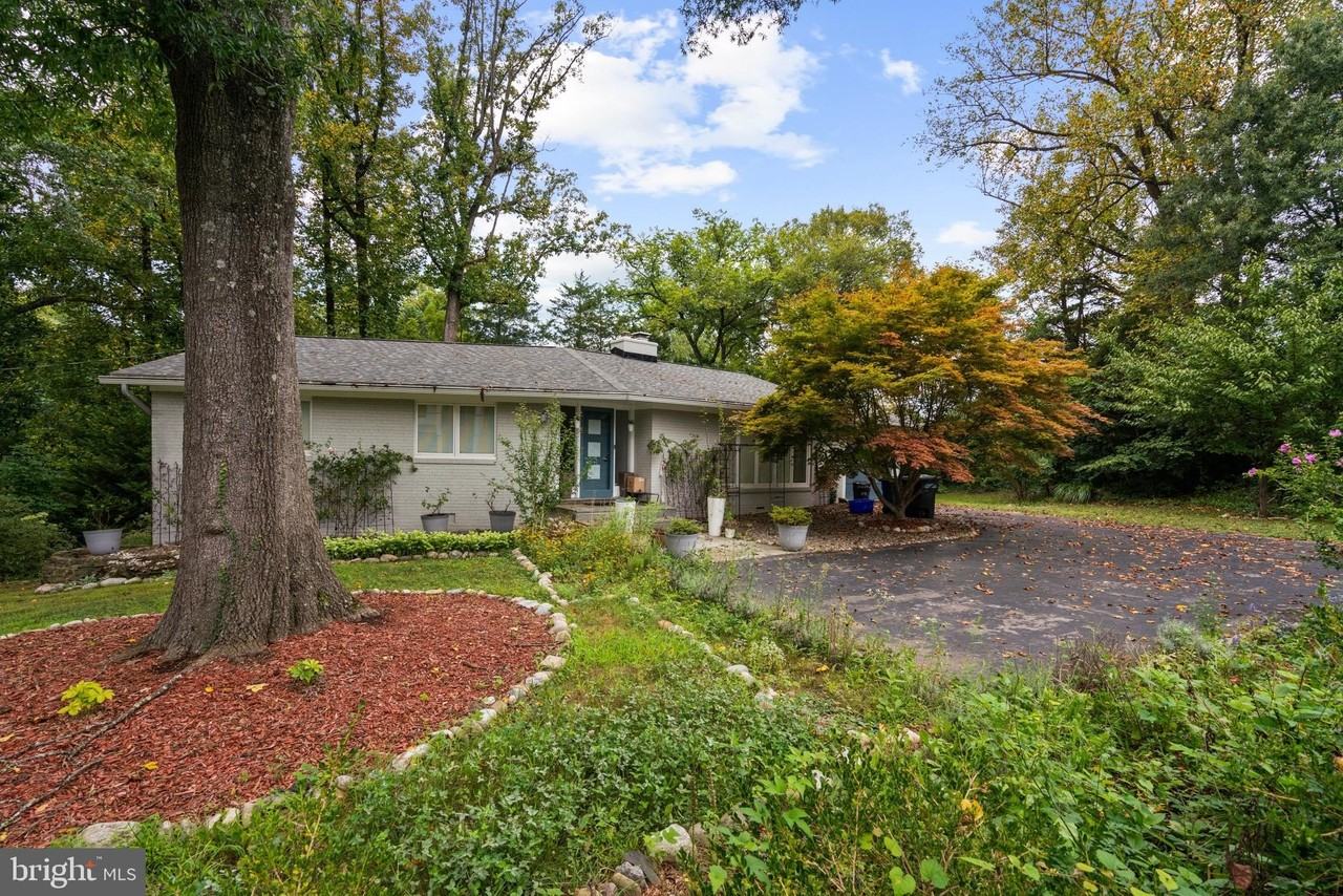 7514 Nevis Rd - Photo 3 of 48