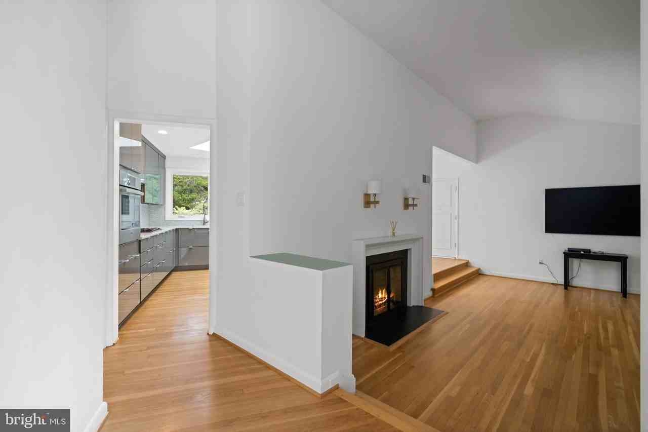 7514 Nevis Rd - Photo 5 of 48