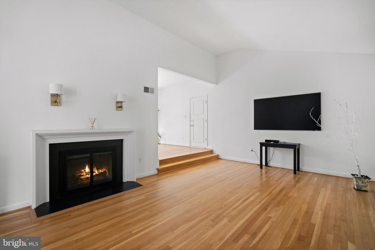 7514 Nevis Rd - Photo 6 of 48