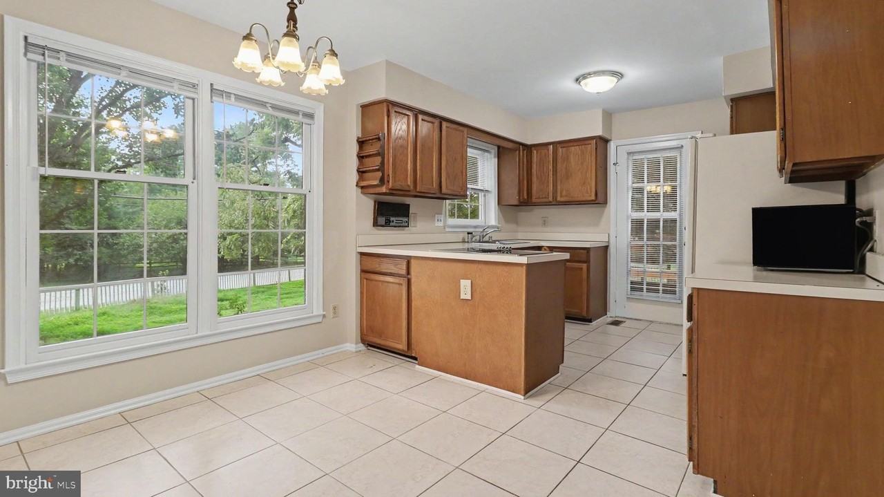 11402 Flints Grove Ln - Photo 2 of 50