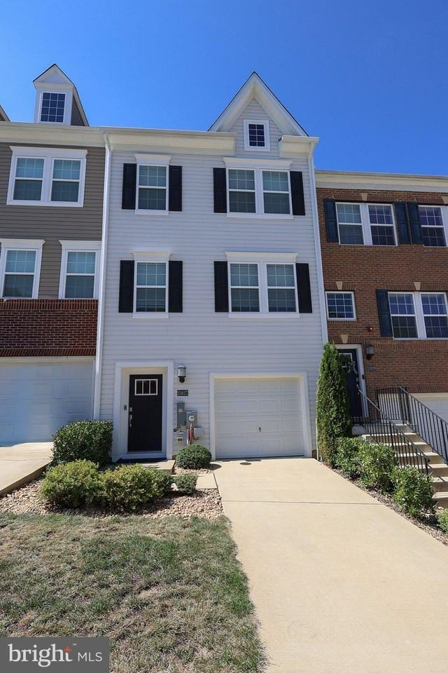23827 Myrtle Glen Way - Photo 2 of 50
