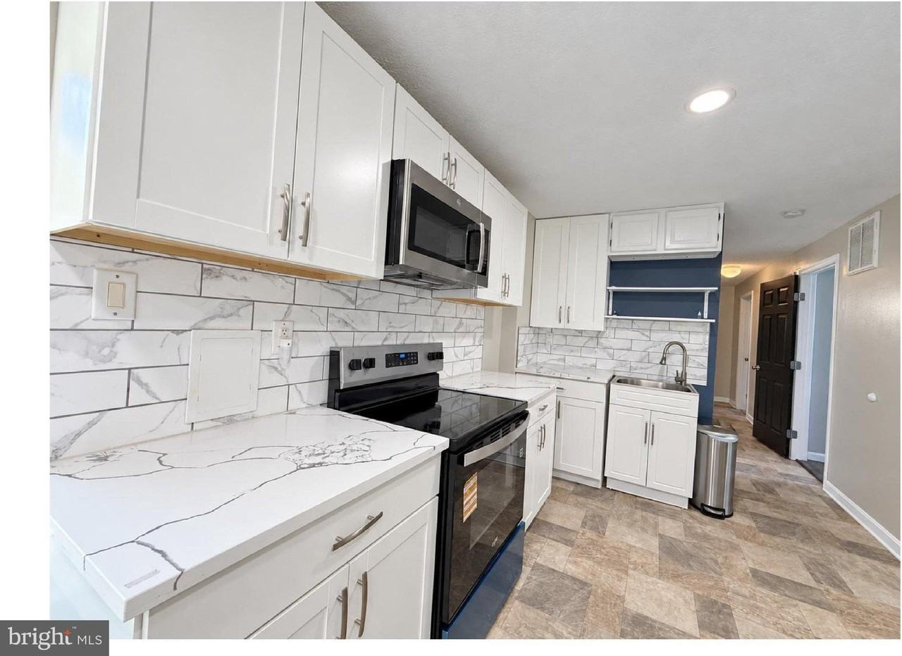 22254 Linwood Way - Photo 2 of 7