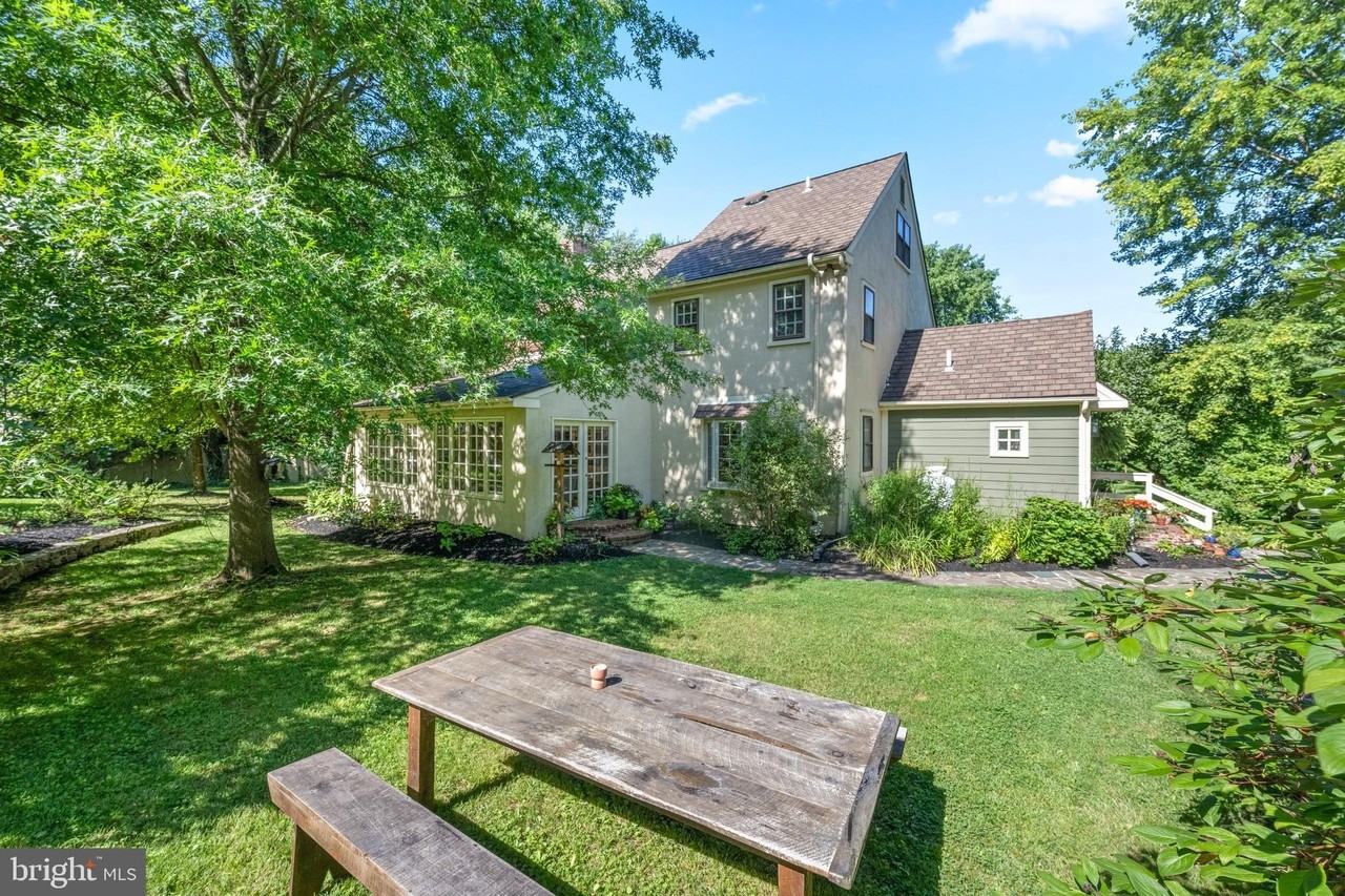 2 Ebelhare Rd - Photo 4 of 48