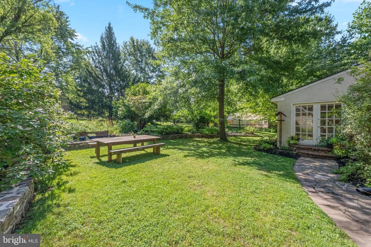 2 Ebelhare Rd - Photo 5 of 48