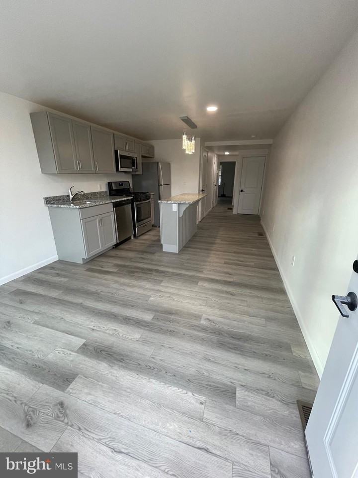114 E Cedar St - Photo 7 of 19