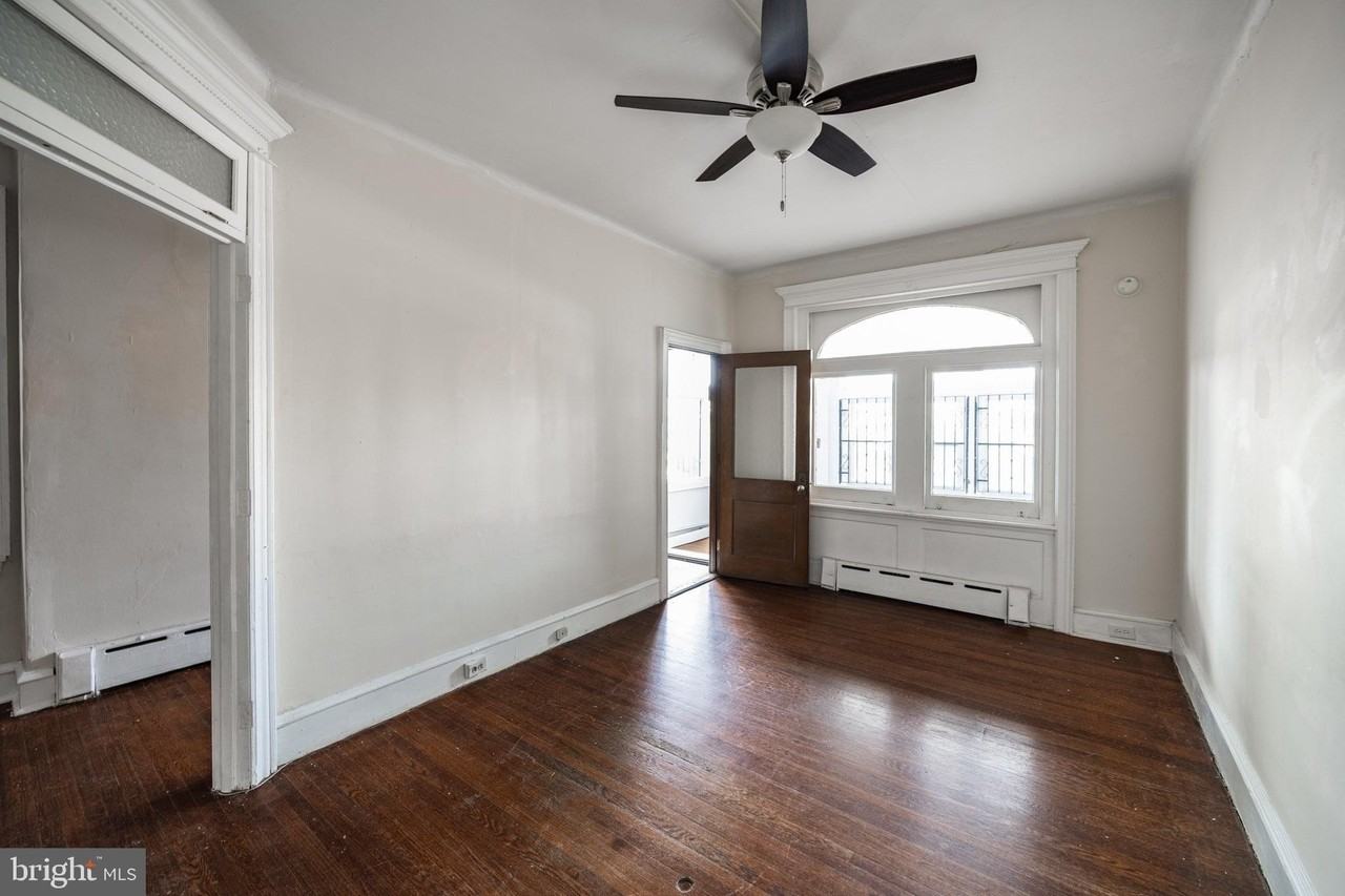 5002 Chestnut St - Photo 4 of 34