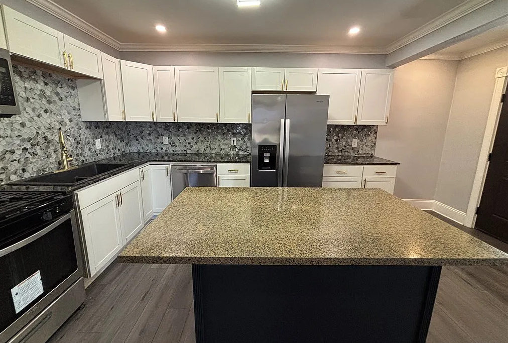 109 Westcott - Rms 4, 5 - Photo 3 of 18