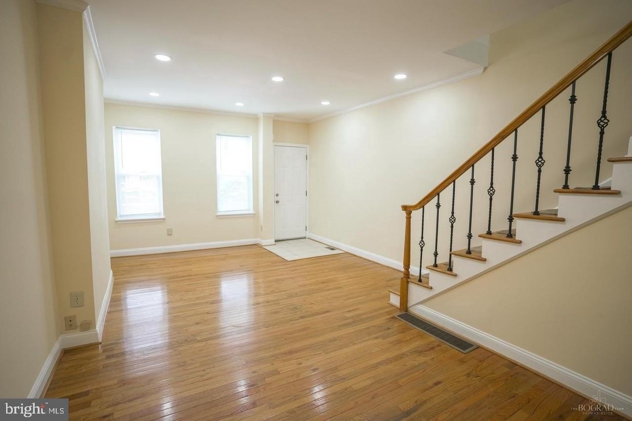 2321 E Boston St - Photo 3 of 8