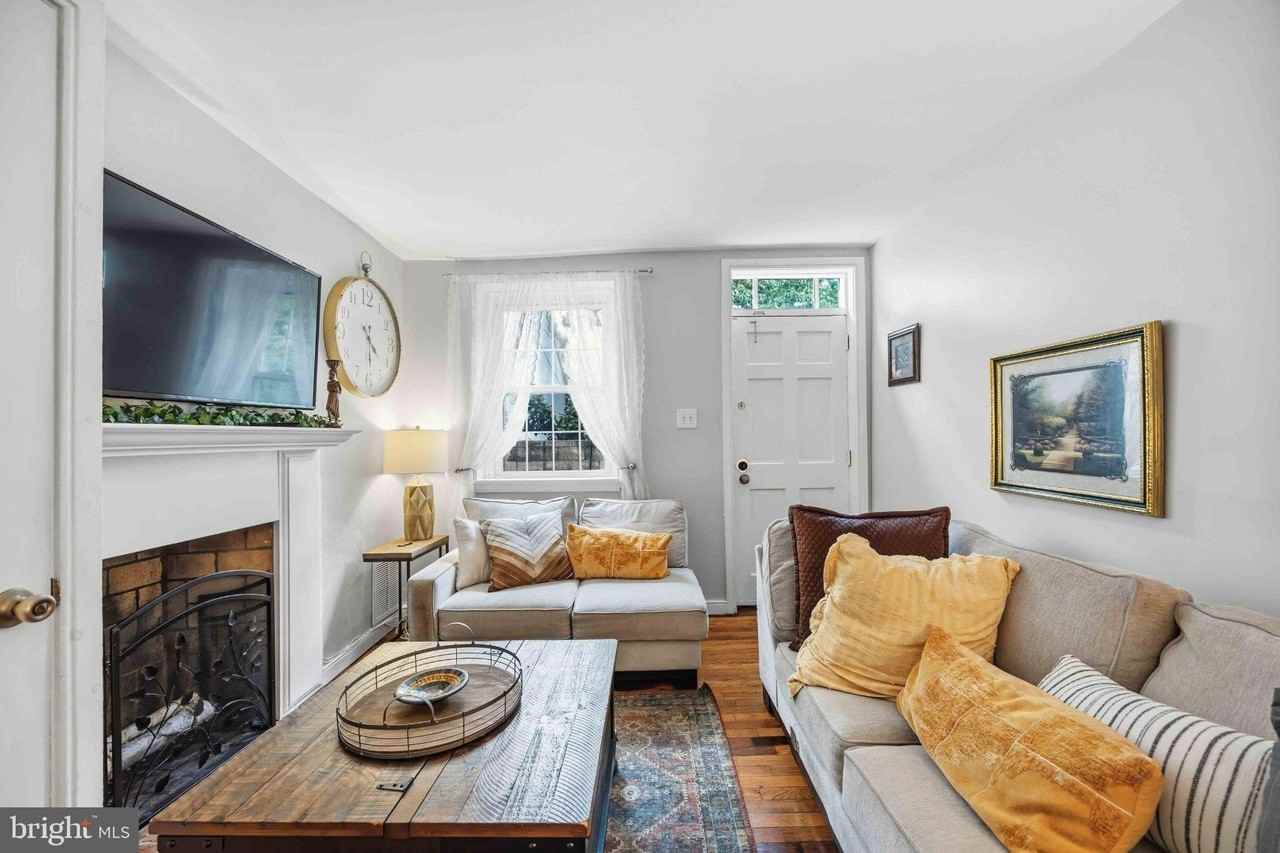 725 Pemberton St #10 - Photo 7 of 28