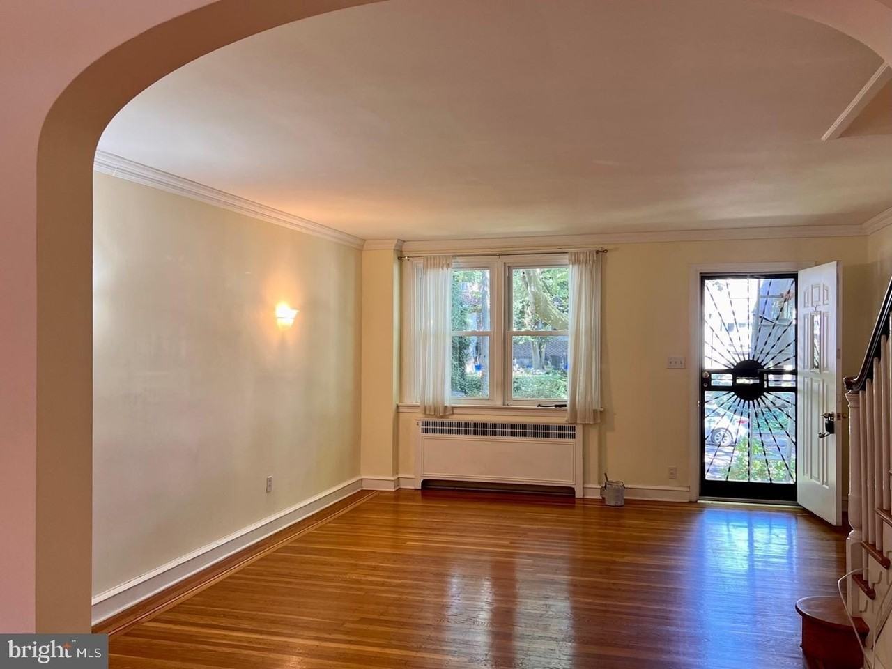 360 E Gorgas Ln - Photo 3 of 17