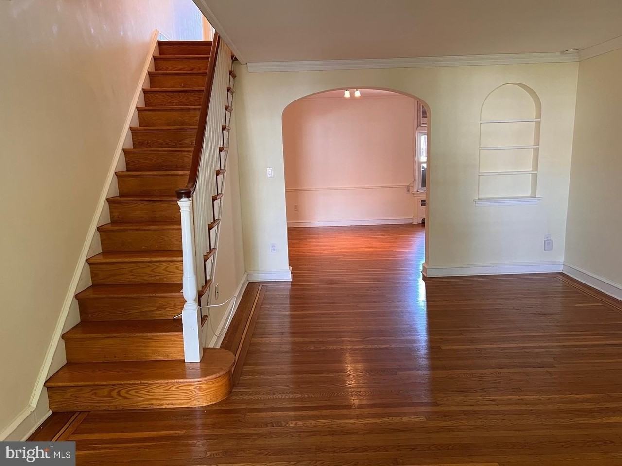 360 E Gorgas Ln - Photo 4 of 17
