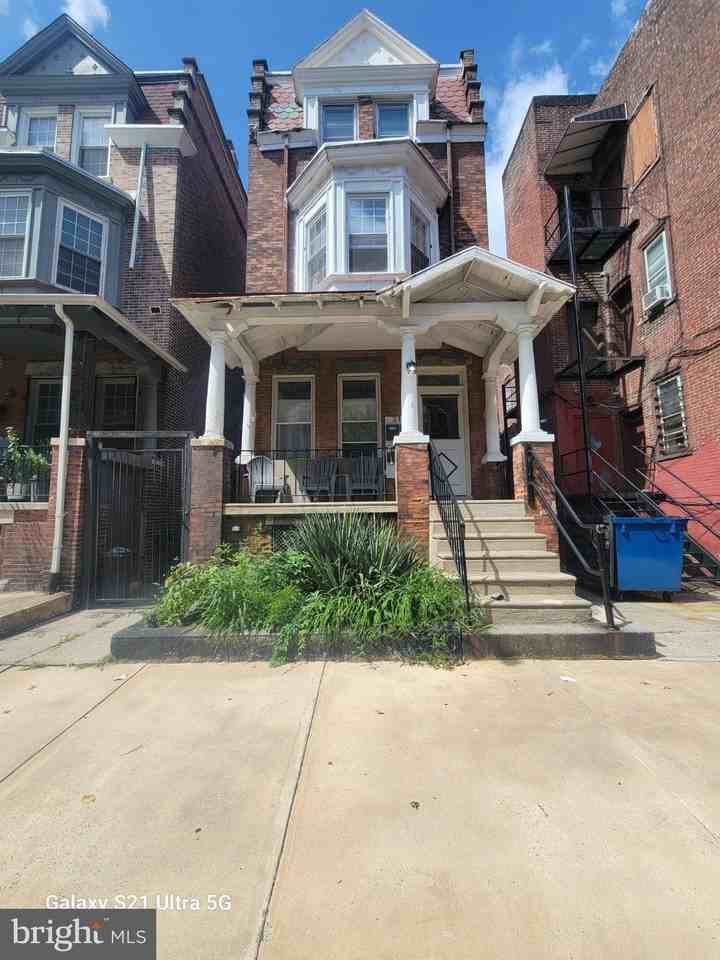 214 Buckingham Pl #1 - Photo 2 of 14