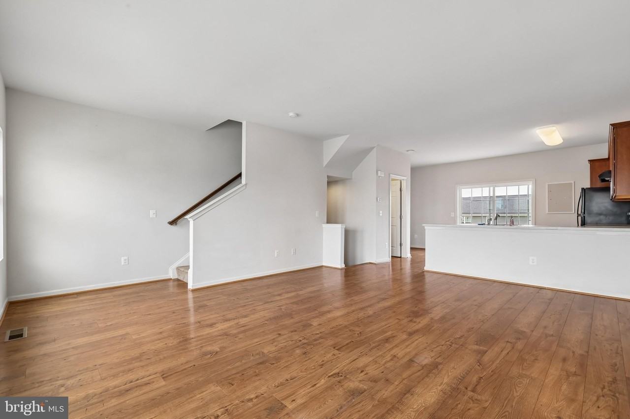 215 Starry Way Dr - Photo 2 of 11