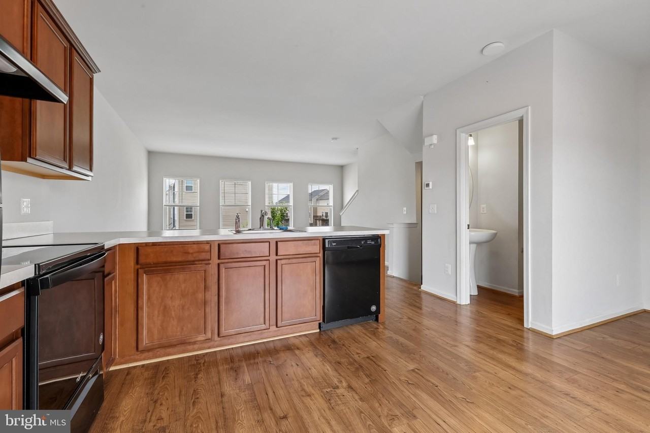 215 Starry Way Dr - Photo 3 of 11