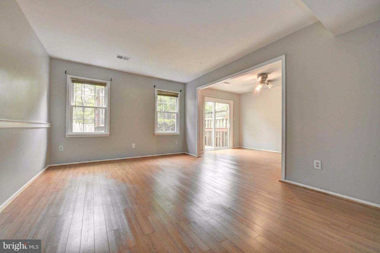 7794 Euclid Way - Photo 3 of 20
