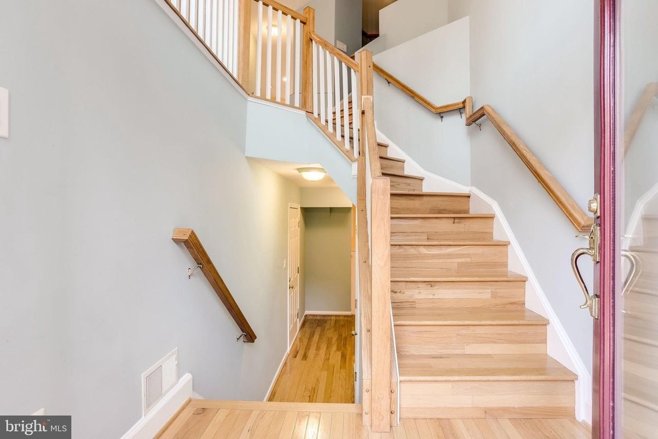 11472 Waterhaven Ct - Photo 4 of 45