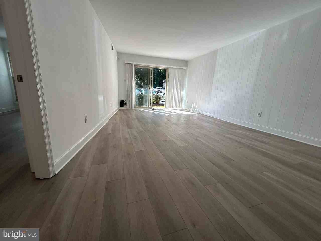 5802 Royal Ridge Dr #B - Photo 5 of 33
