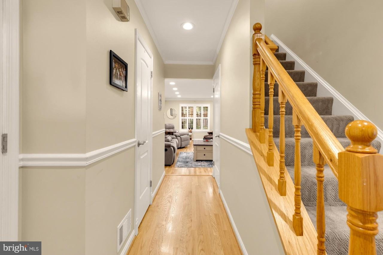 2040 Hopewood Dr - Photo 4 of 29