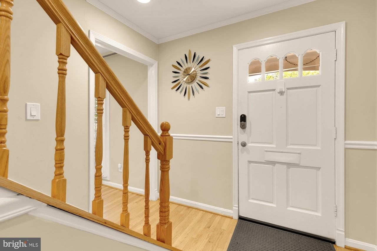 2040 Hopewood Dr - Photo 5 of 29