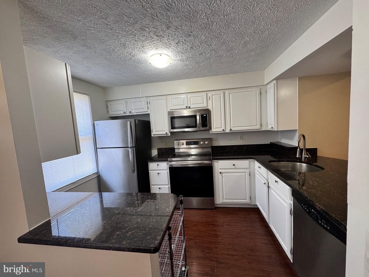 8562 Koluder Ct - Photo 2 of 14