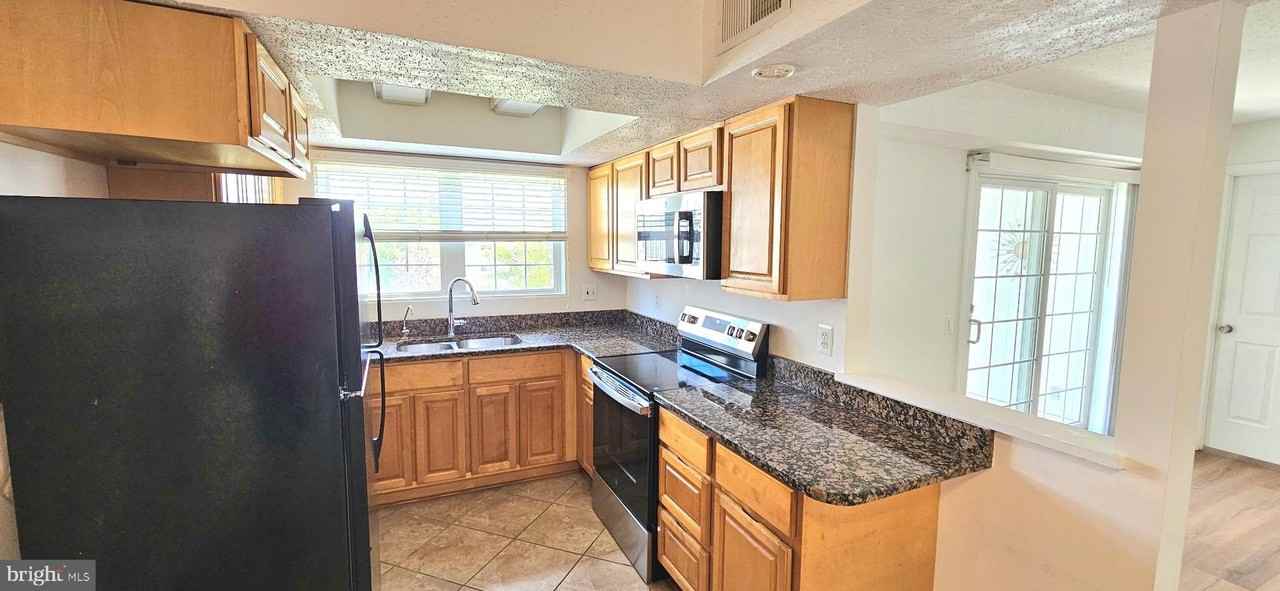 130 Fort Evans Rd Se #C - Photo 4 of 15