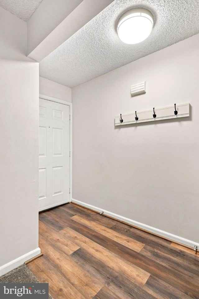 12213 Chaucer Ln - Photo 5 of 27
