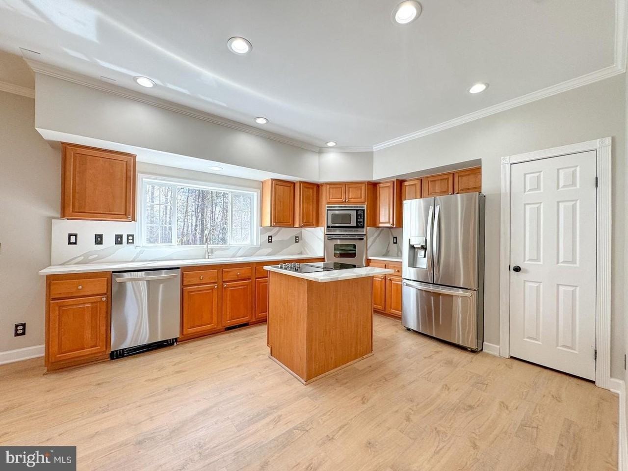 3631 Breaknock Rd - Photo 3 of 28