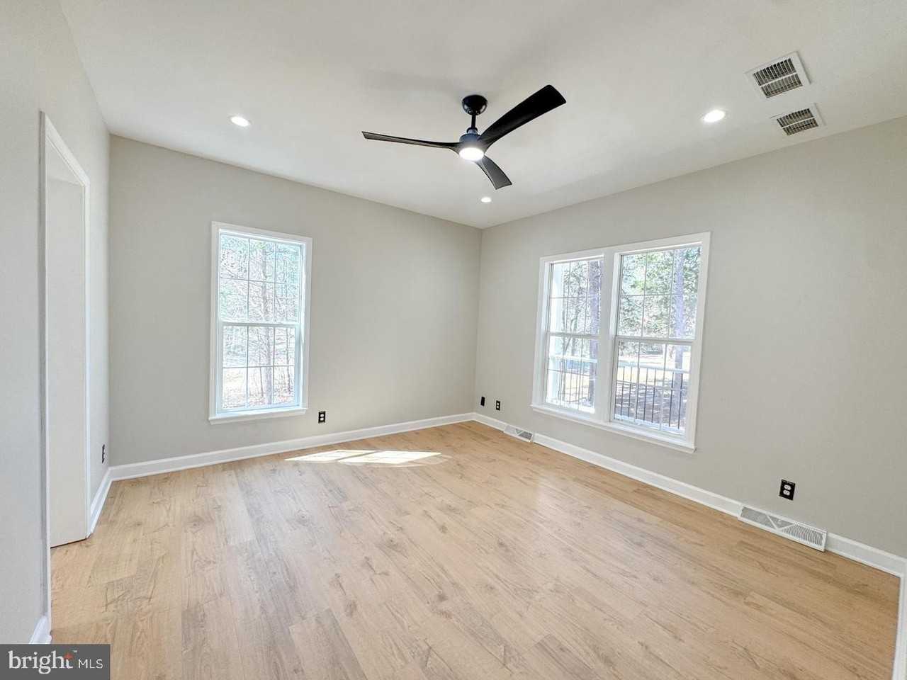 3631 Breaknock Rd - Photo 6 of 28