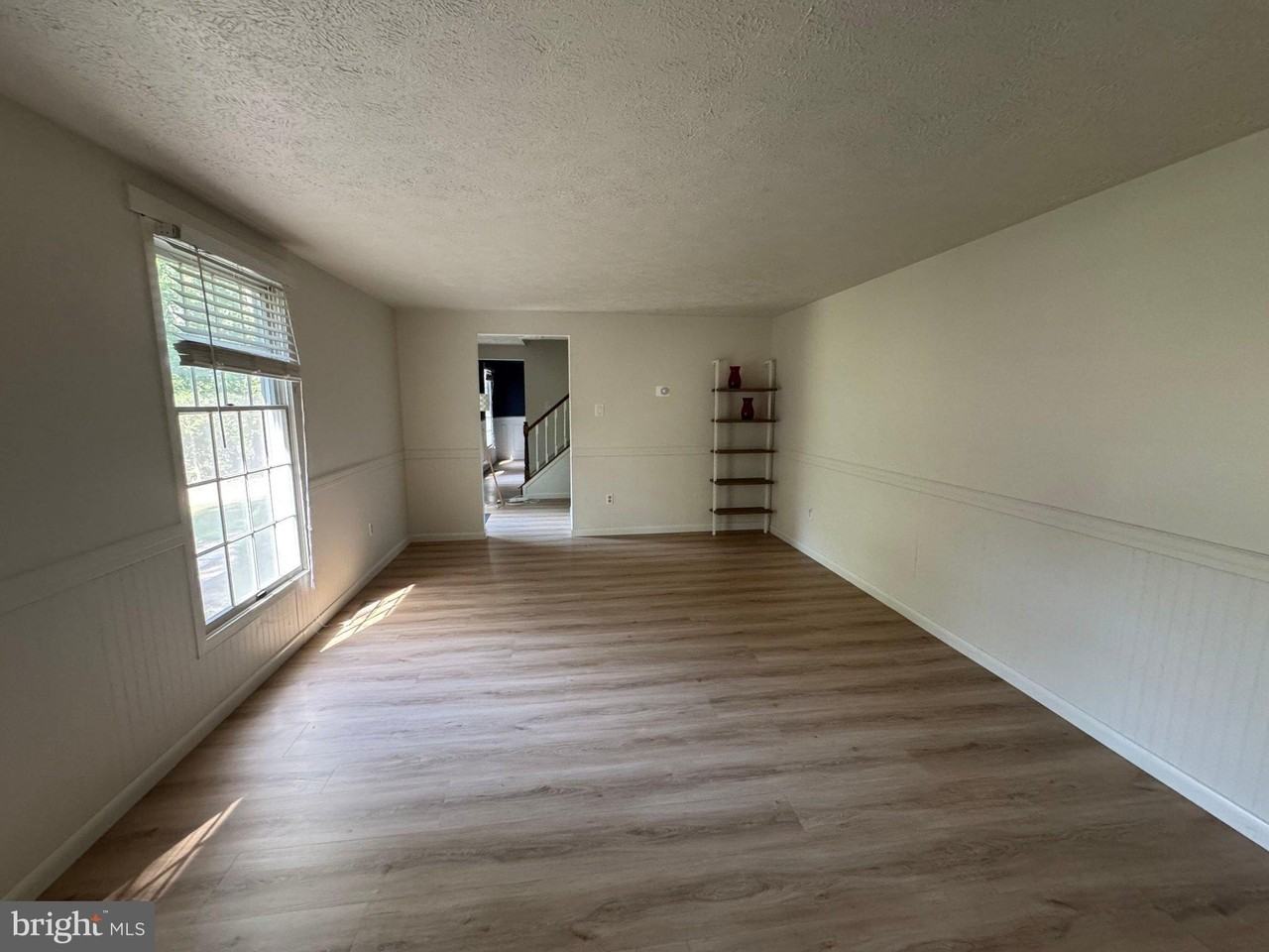 1002 Harbour Dr - Photo 4 of 35