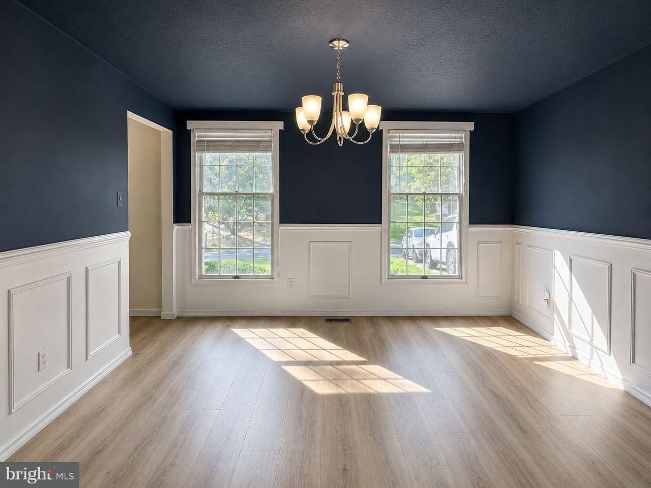 1002 Harbour Dr - Photo 5 of 35