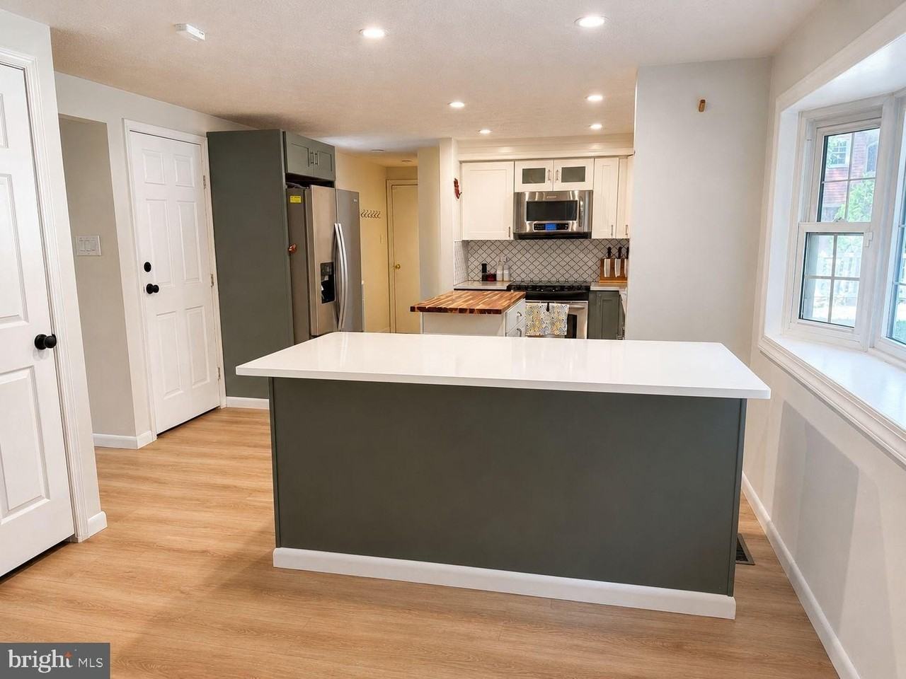 1002 Harbour Dr - Photo 6 of 35