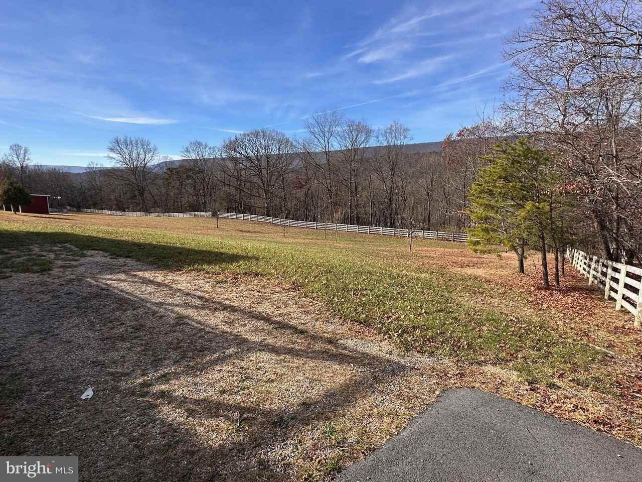 22 Silverhill Ln - Photo 2 of 13
