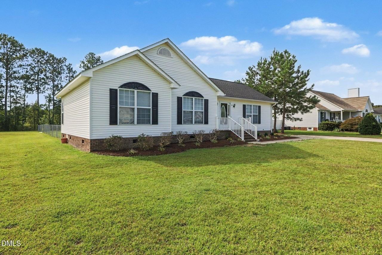 148 Clear Water Dr - Photo 4 of 28
