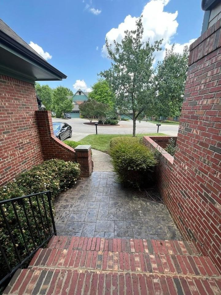 8012 Lloyd Allyns Way - Photo 4 of 30