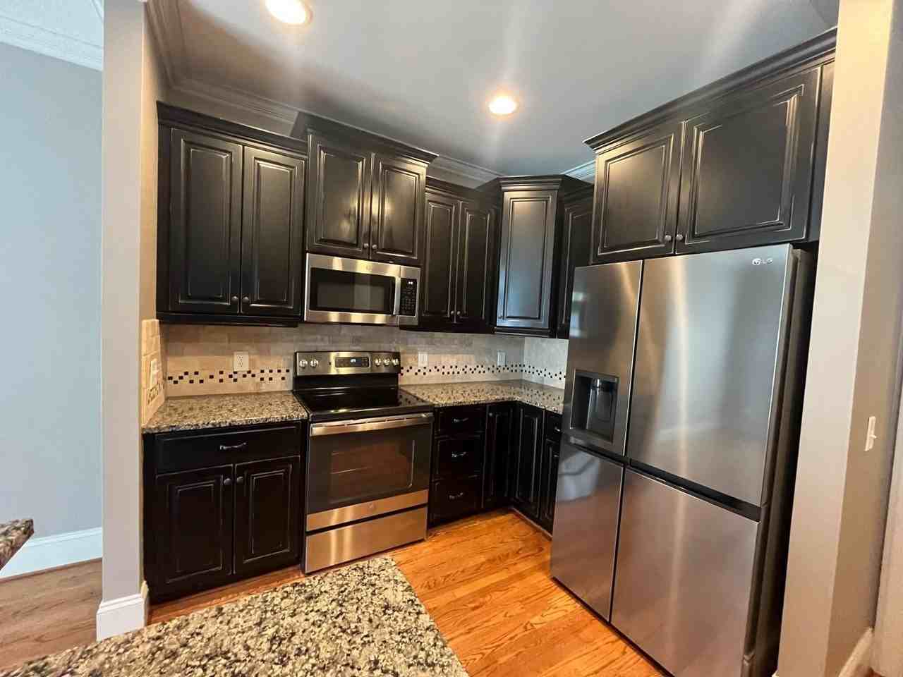 8012 Lloyd Allyns Way - Photo 7 of 30
