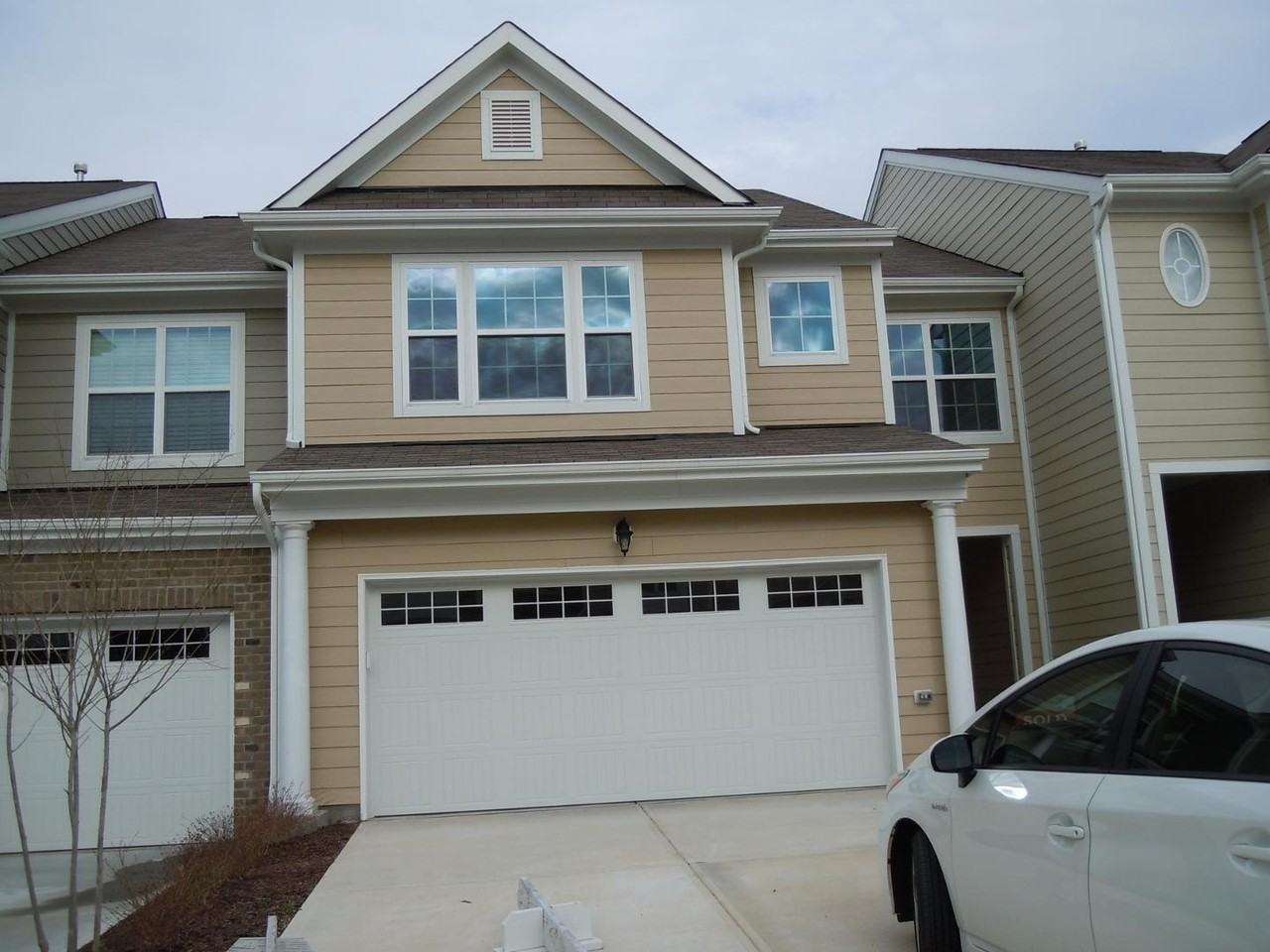 10118 Knotty Pine Ln - Photo 2 of 29