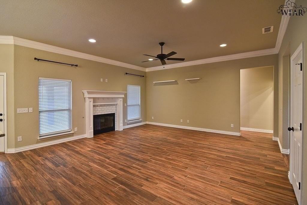 5022 Cy Young Dr - Photo 4 of 28