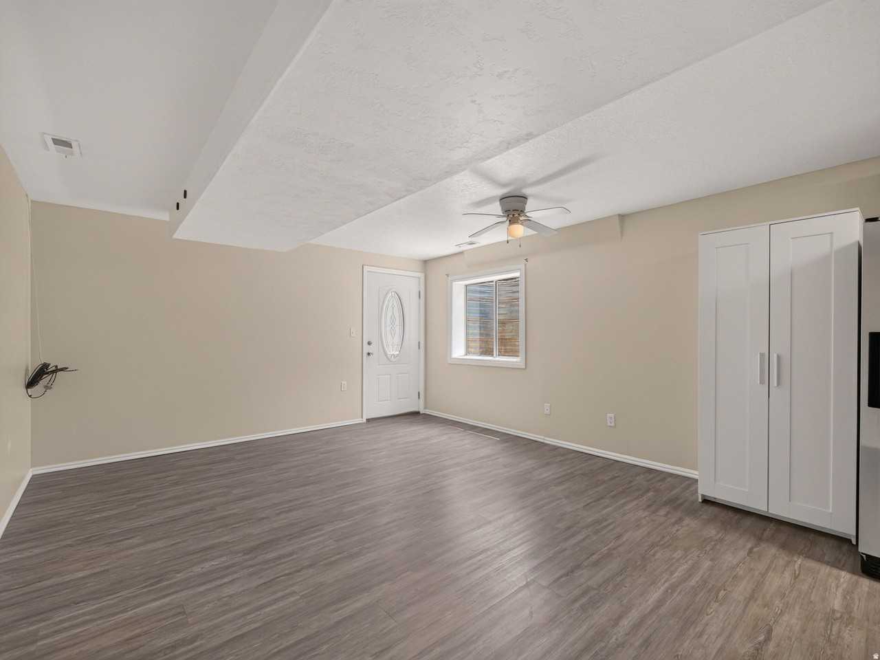 949 W 1800 N - Photo 3 of 10