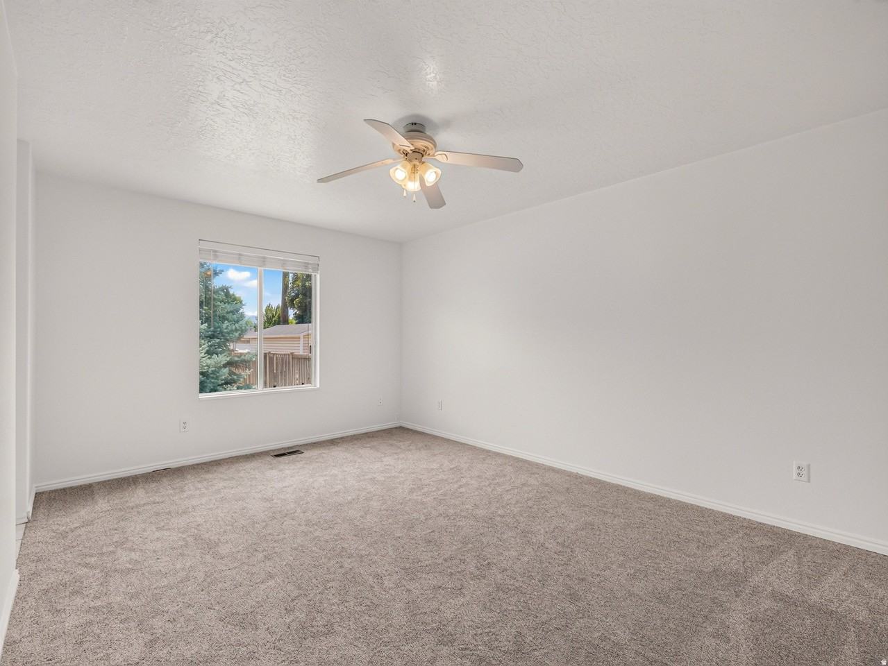 949 W 1800 N - Photo 5 of 10