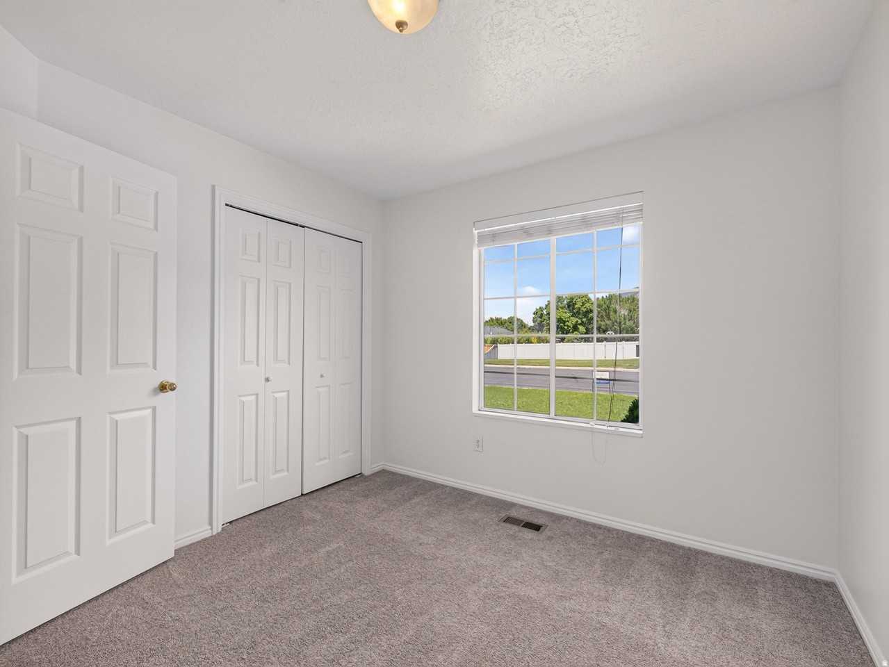 949 W 1800 N - Photo 7 of 10