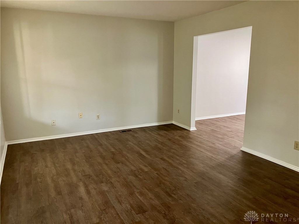 8711 Watergate Dr - Photo 2 of 24