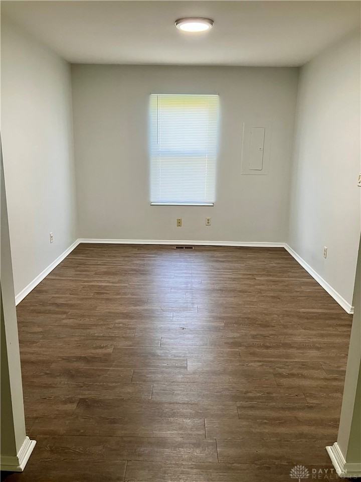 8711 Watergate Dr - Photo 3 of 24