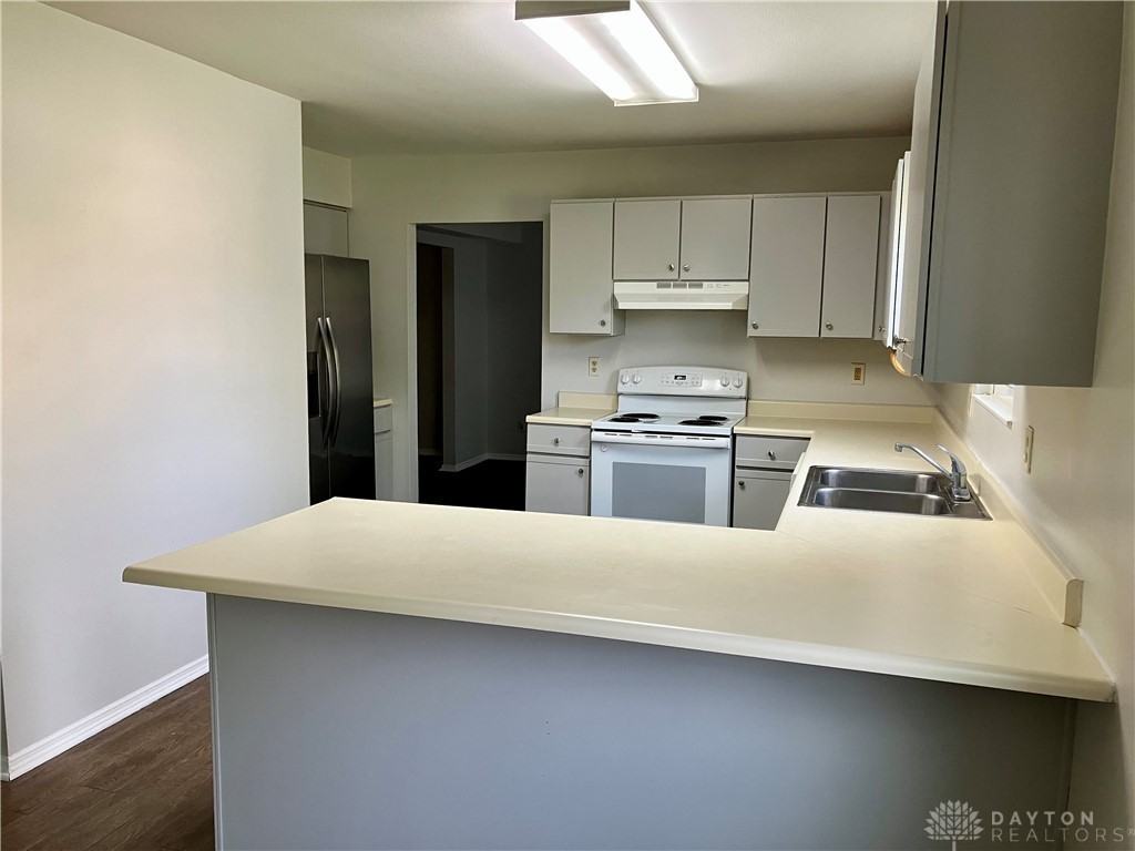 8711 Watergate Dr - Photo 7 of 24