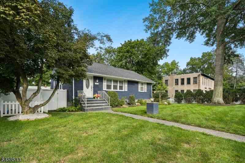 383 Closter Dock Rd - Photo 2 of 16