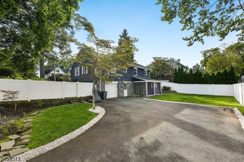 383 Closter Dock Rd - Photo 4 of 16