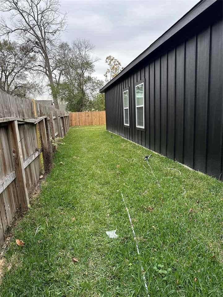 1086 Marjorie St ##A - Photo 7 of 13