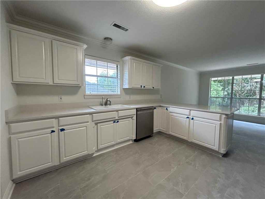 1826 N Glenbrook Pl - Photo 2 of 17