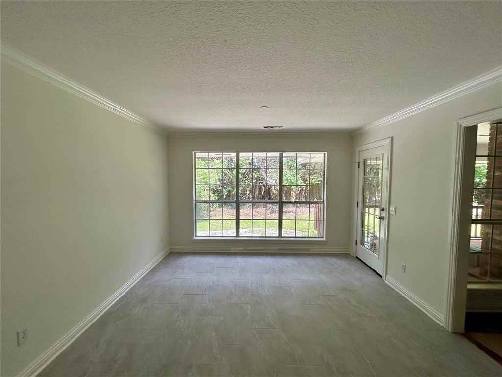 1826 N Glenbrook Pl - Photo 4 of 17
