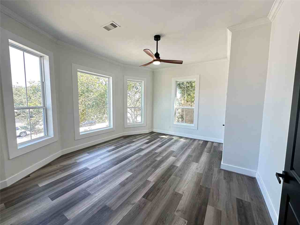 2001 29th St - Photo 6 of 10