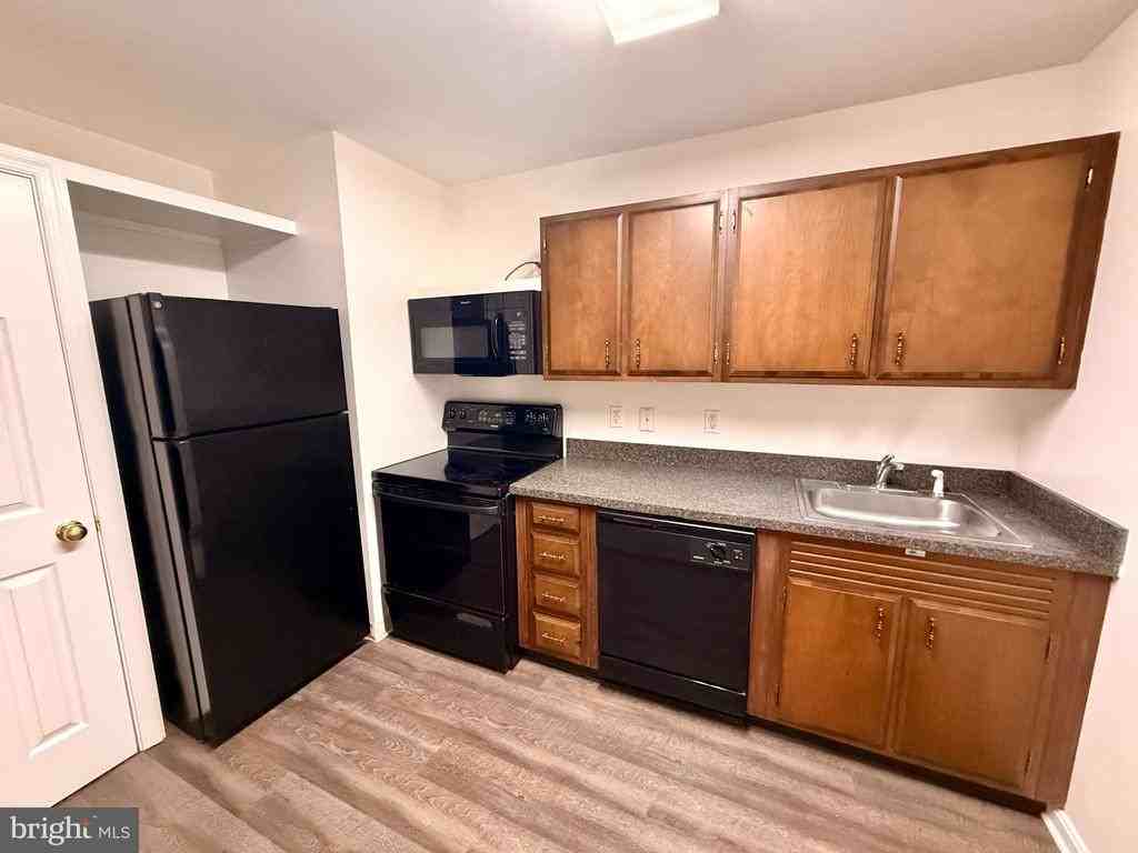 22665 Van Wert Ln ##Apt - Photo 2 of 19